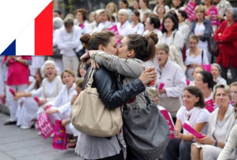 france-protest-kiss-marseille-revelandriot
