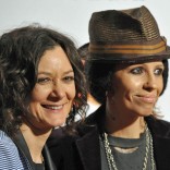 Sara Gilbert, Linda Perry