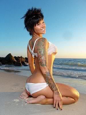 hot tattooed girl Pictures, Images and Photos