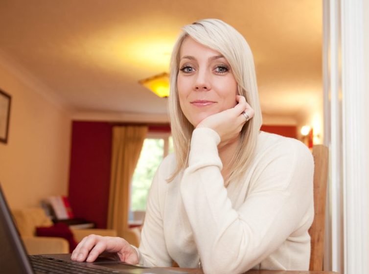 kiki archer lesbian author