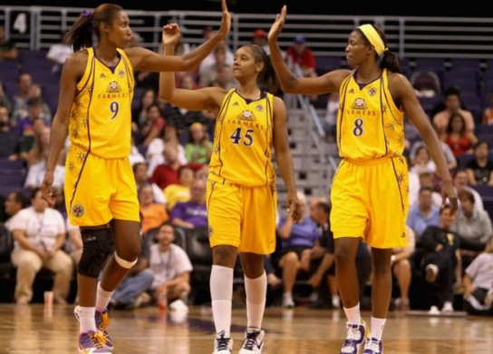 LA Sparks players high-five