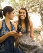 How to tell if a woman likes you
