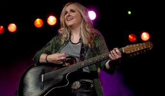 Melissa Etheridge on stage