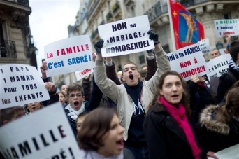 Protesters gather in Paris to oppose same-sex marriage